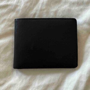 HIMI Black Leather Bi-Fold Wallet – Excellent Condition